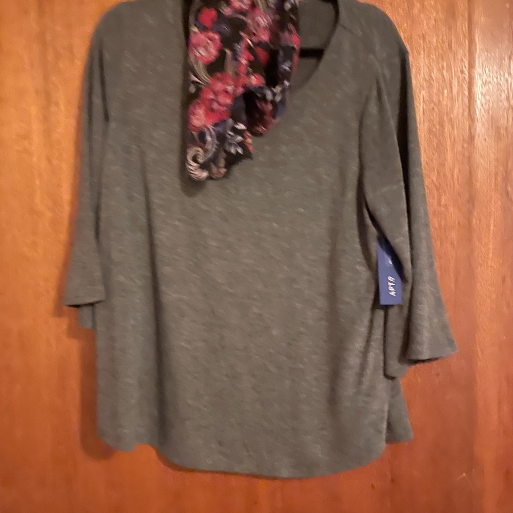 Apt 9 size PXL lightweight sweater with separate scarf